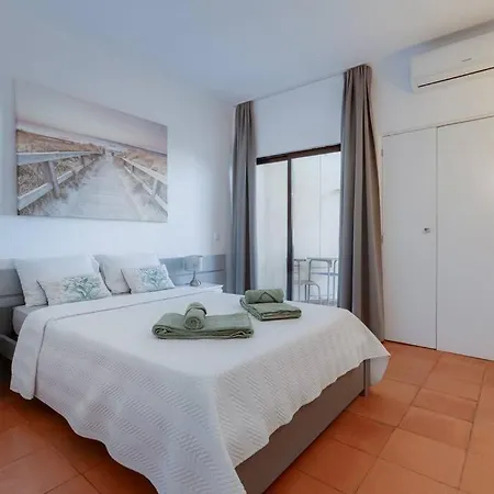 Magna - Renovado 4 Com Piscina E Ar Condicionado