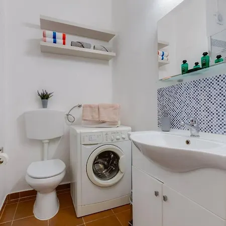 Apartment Magna - Com Ac, Renovado 4 Com Vista Piscina Em