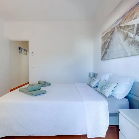 Magna - Com Ac, Renovado 4 Com Vista Piscina Em
