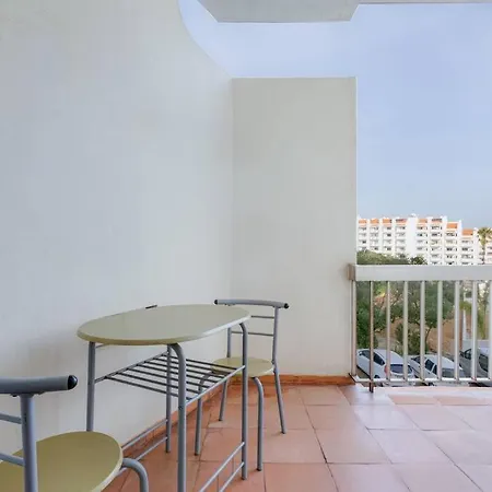 Magna - Com Ac, Renovado 4 Com Vista Piscina Em